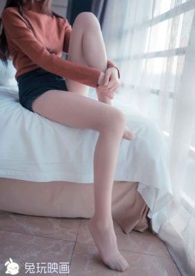 老漢抱著她不停聳動_藍光免費在線觀看