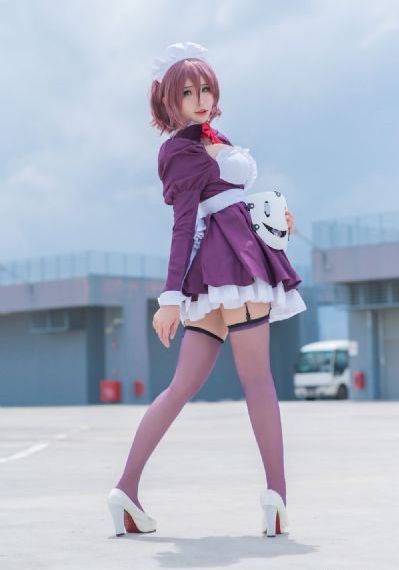 女友在車里掀起乳罩啃咬奶頭小說_國語迅雷下載