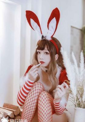 國產三男一女4P免費視頻_DVD高清在線